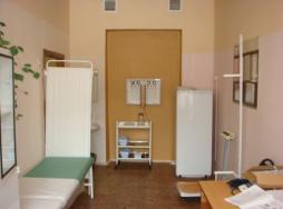 Медицинское обслуживание обеспечивает ГБУЗ СО «Детская городская больница №1 г.Нижний Тагил». Организация работы медицинского кабинета в школе очень важна для здоровья детей.
